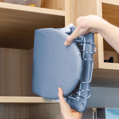 Σιδερώστρα Portable Compact Κωδικός: OZT-833 Σιδερώστρα Portable Compact Κωδικός: OZT-833